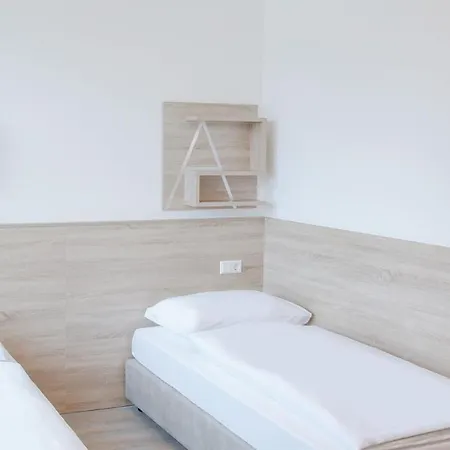 A2 Boarding House 3*